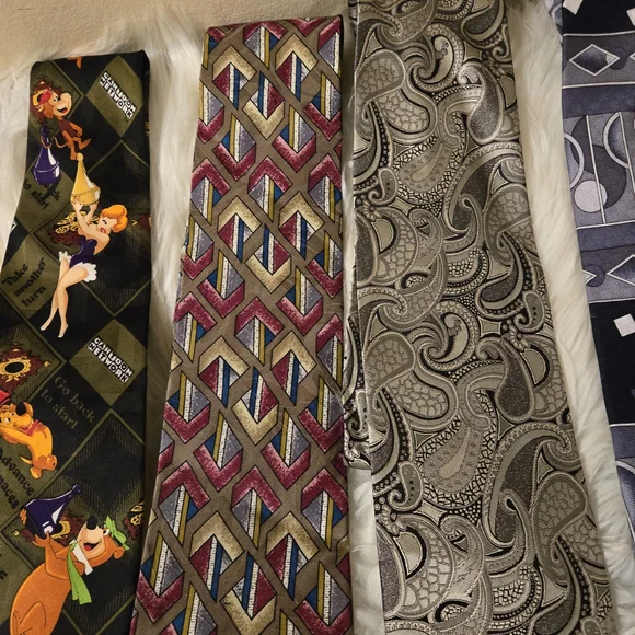 Assorted Multi-colored Ties Collection - Picture 5 of 11